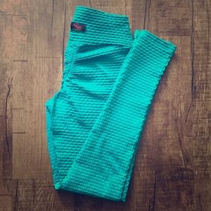 CLS Scrunch Butt Leggings